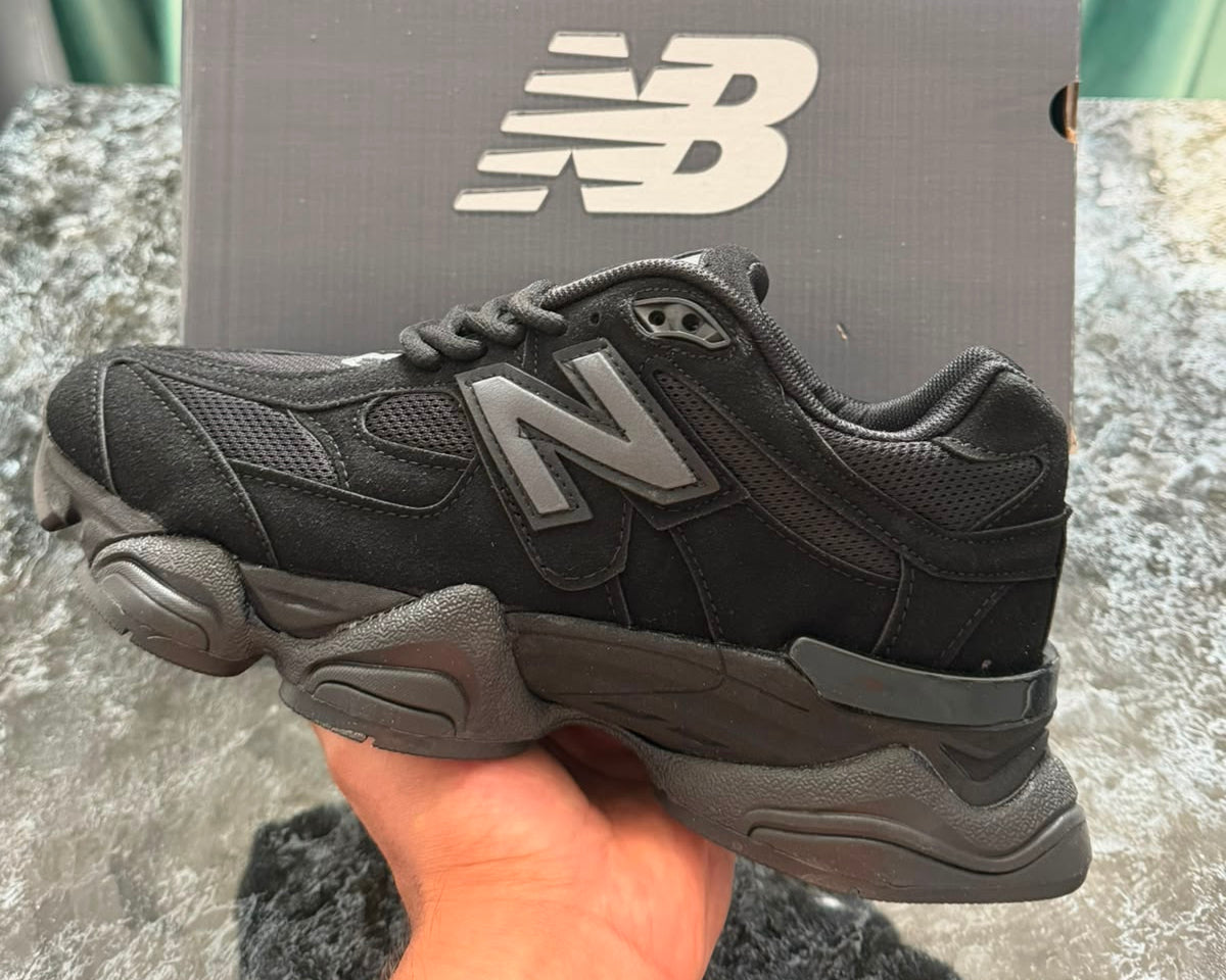 New Balance 9060 | Triple Black