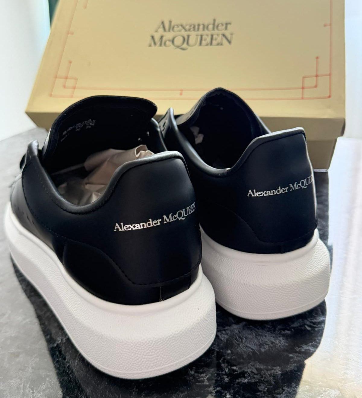 Alexandrer McQueen | Black-White FULL BOX