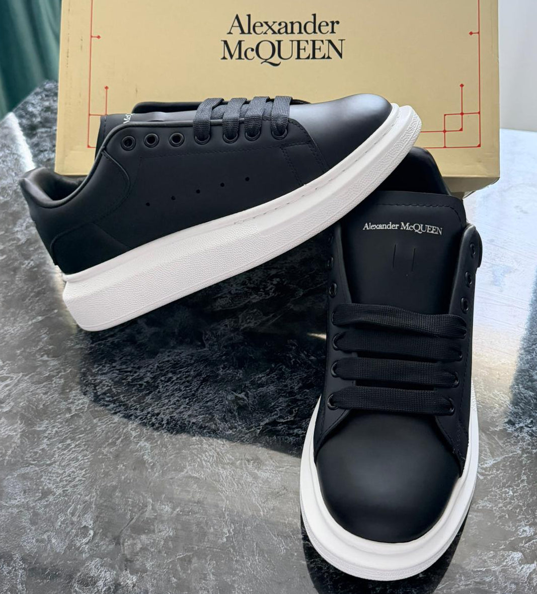 Alexandrer McQueen | Black-White FULL BOX