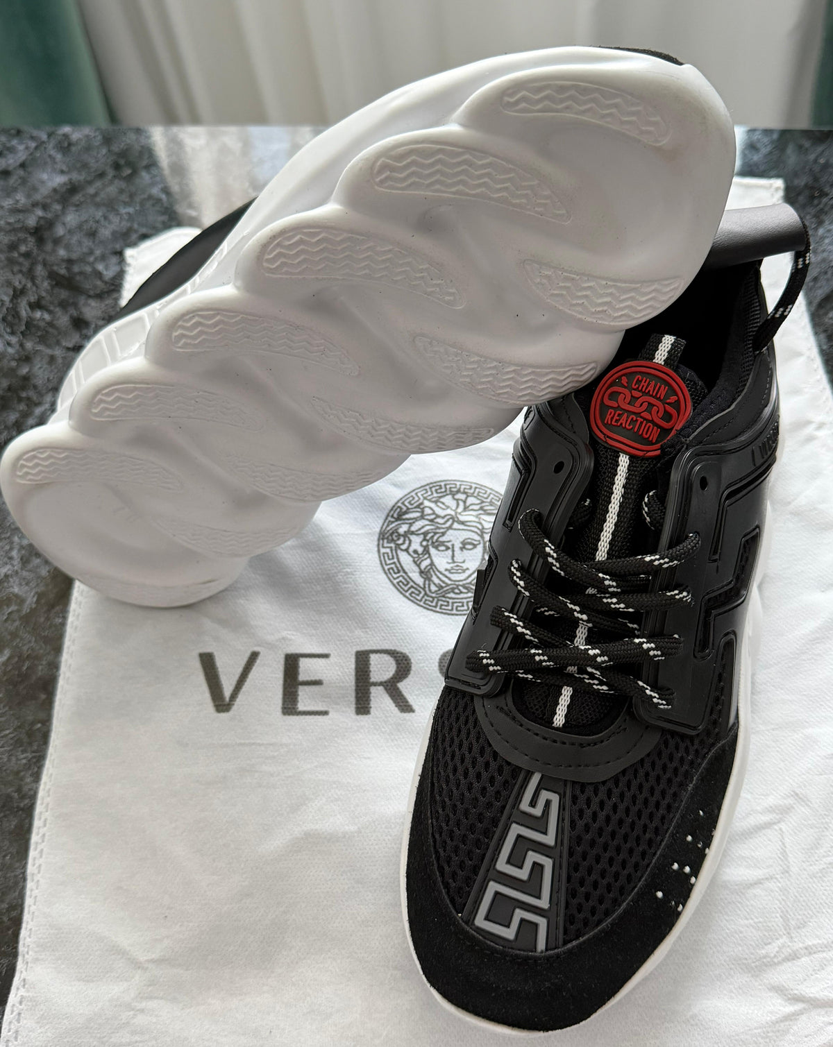 Versace Chain Reaction | Black-White