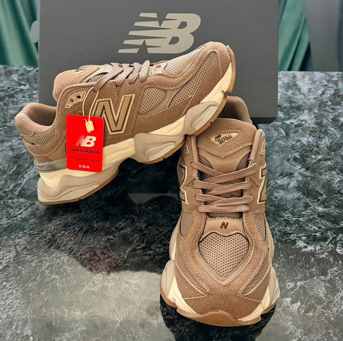 New Balance 9060 | Mushroom