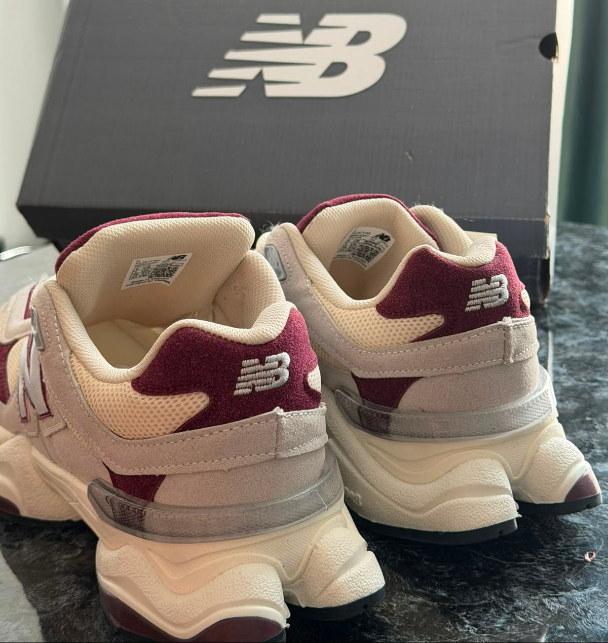 New Balance 9060 | Burgundy