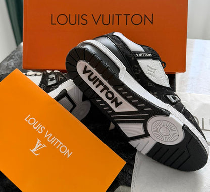Louis Vuitton Trainer | Black-White FULL BOX